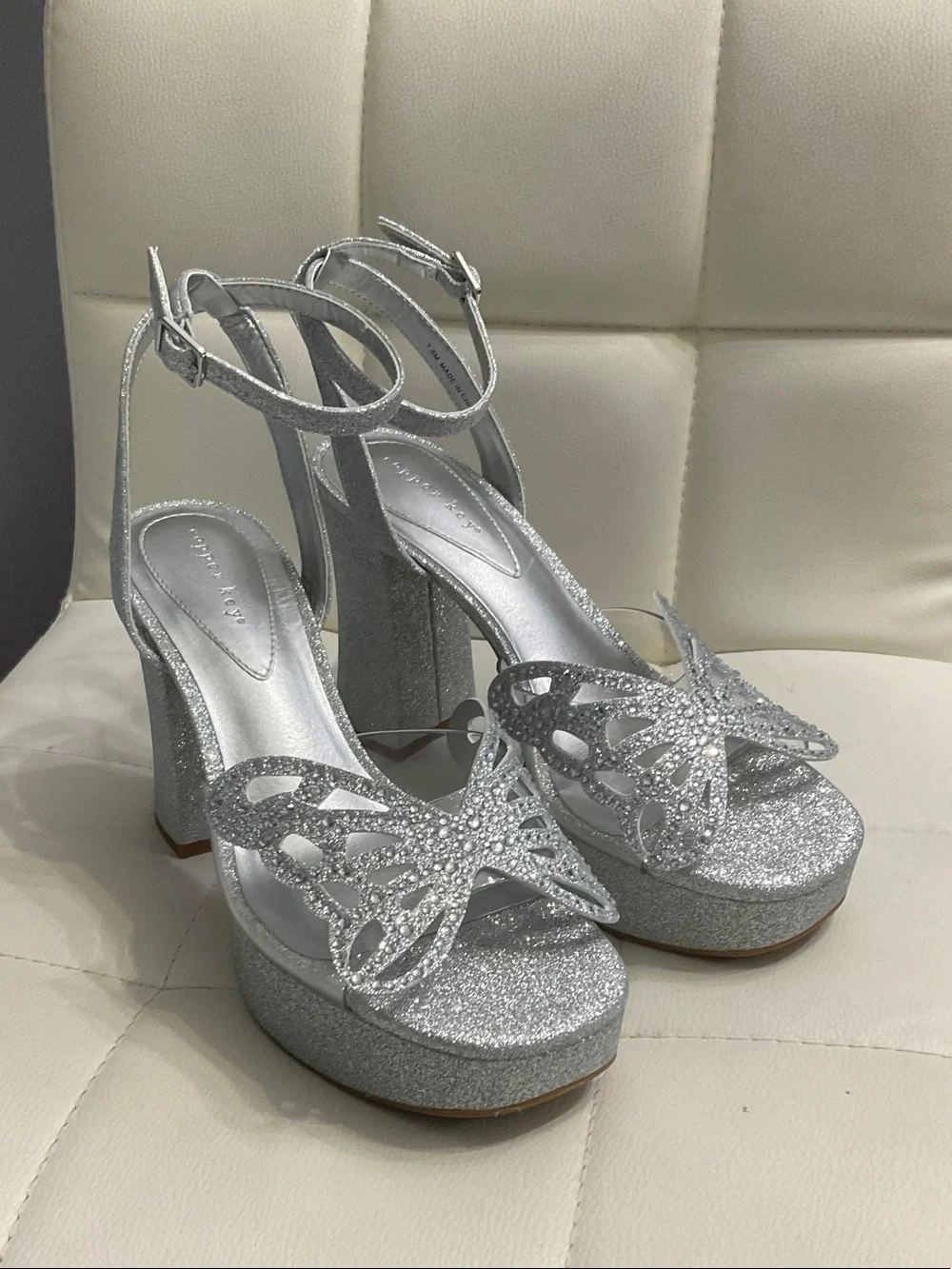 Copper Key Marigold Silver Glitter Butterfly. Rhinestone Platform Sandals 7,5 M